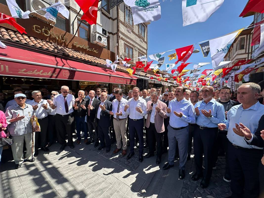 Konya’nın tarihi çarşısındaki alışveriş günlerinde ikinci gün 1